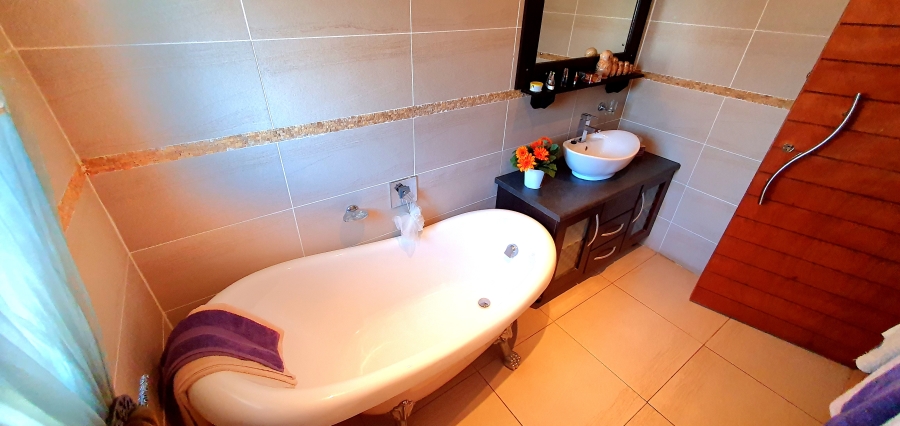 4 Bedroom Property for Sale in Strelitzia Park Eastern Cape